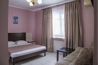 Гостиница Акварель Геленджик Трёхместный Стандарт-1